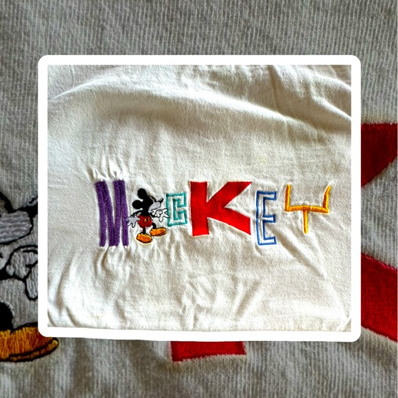 Vtg. Mickey t-shirt • Embroidered Letters - Picture 3 of 7